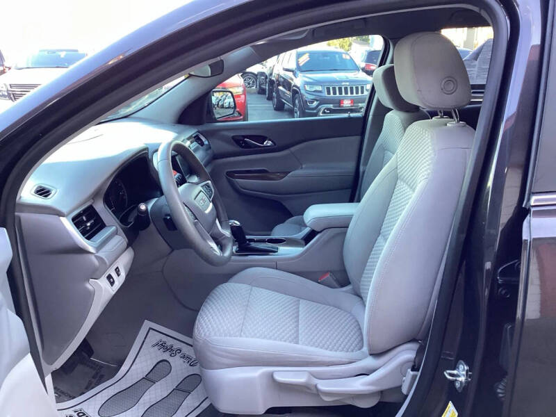 2017 GMC Acadia SLE-1