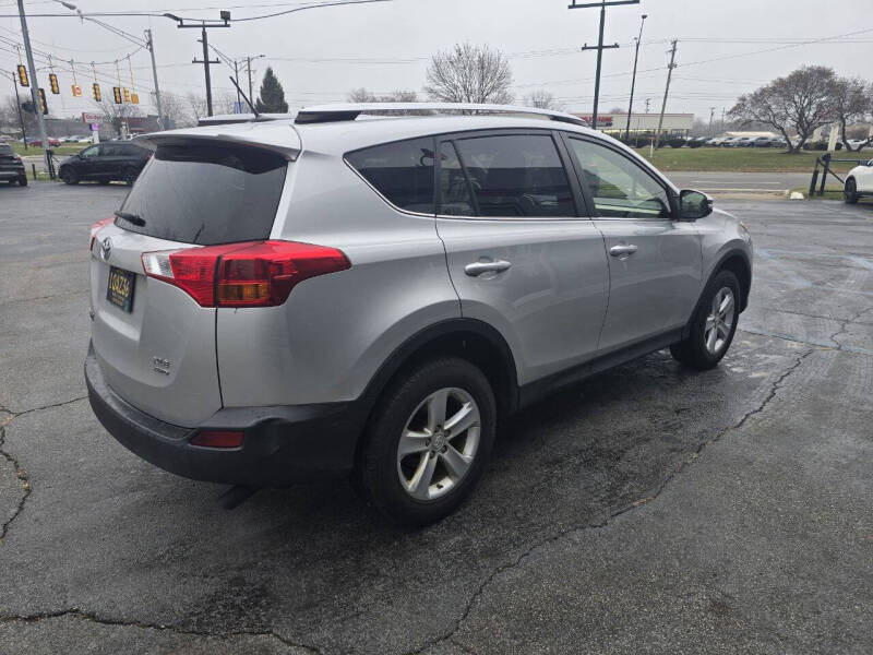 2014 Toyota RAV4 XLE photo 5