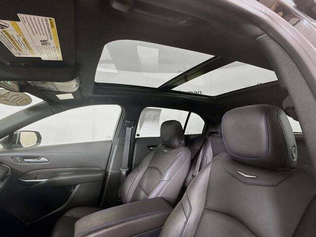 2024 Cadillac XT4 Sport