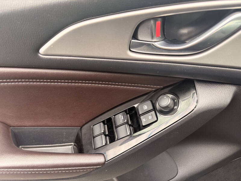 2018 Mazda MAZDA3 Touring