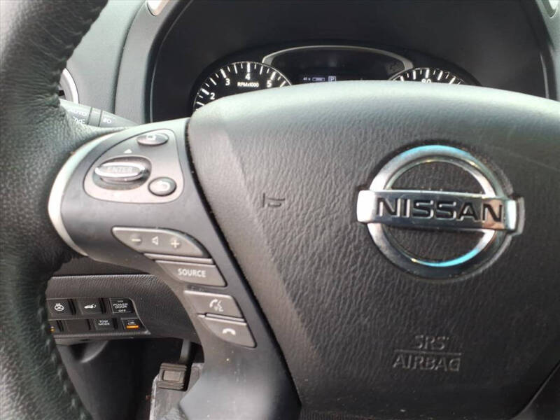 2016 Nissan Pathfinder SL