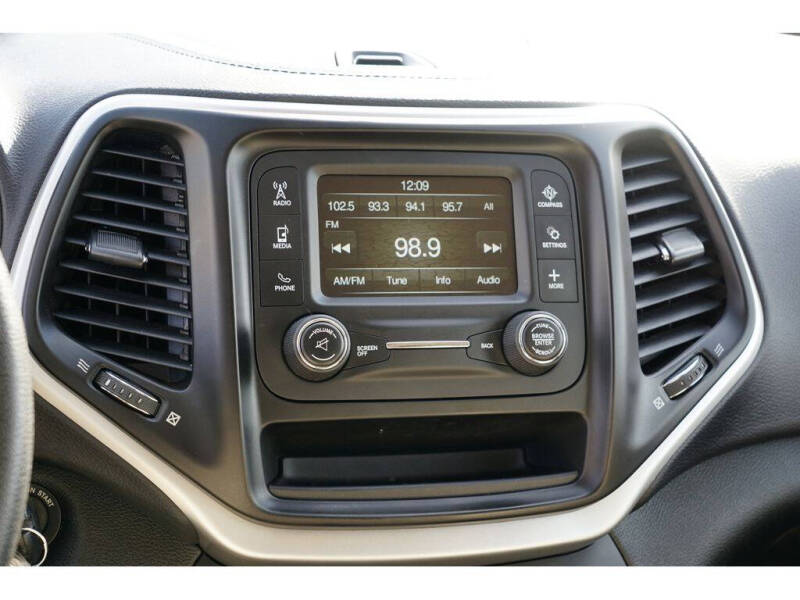 2017 Jeep Cherokee Sport