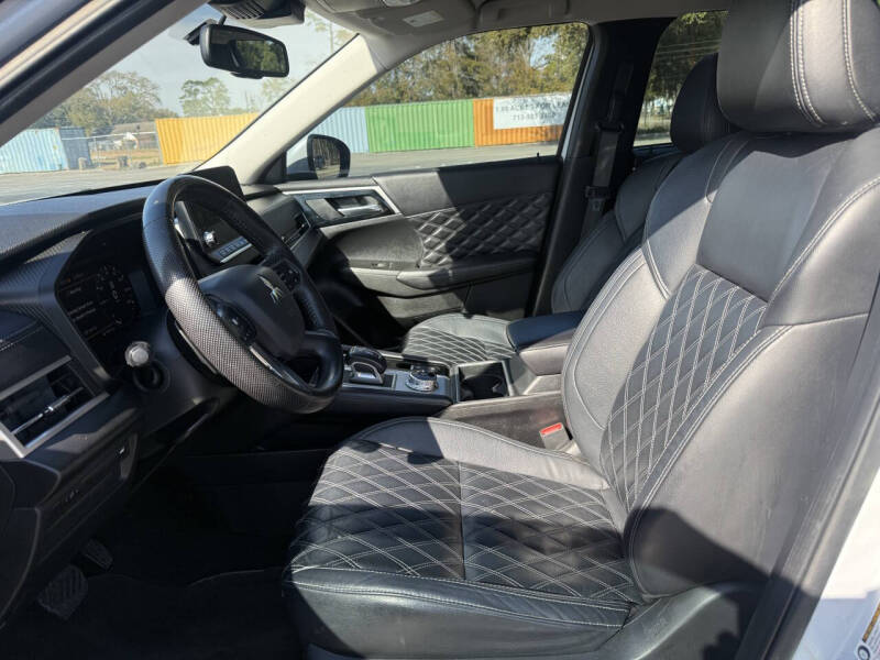 2023 Mitsubishi Outlander SEL