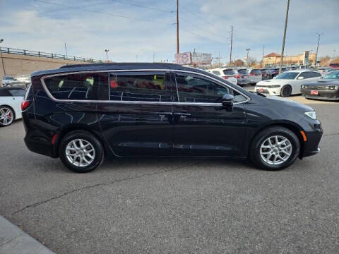 2022 Chrysler Pacifica Touring L