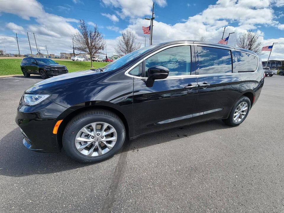 2024 Chrysler Pacifica for sale at Victoria Auto Sales in Victoria, MN