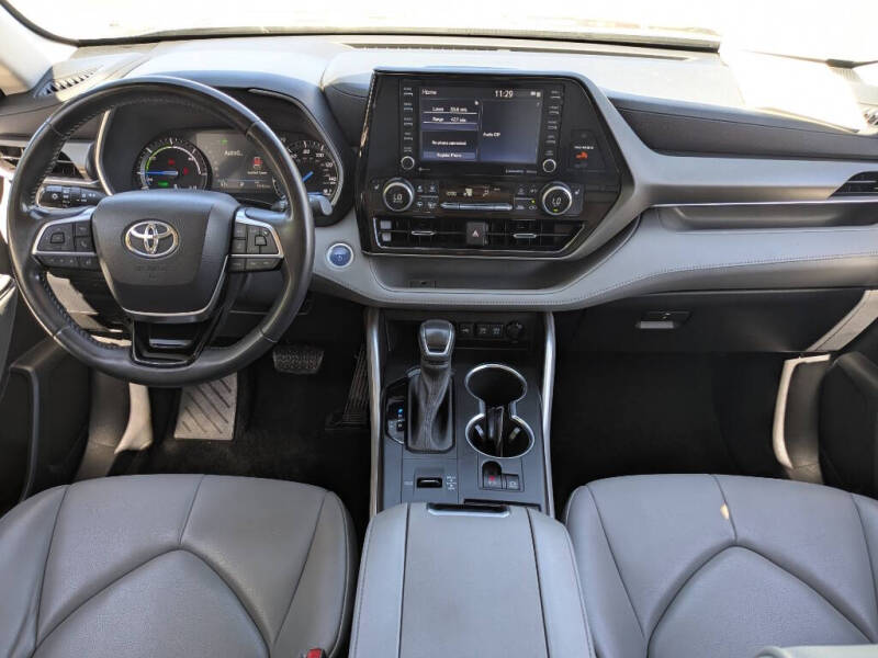 2021 Toyota Highlander Hybrid XLE