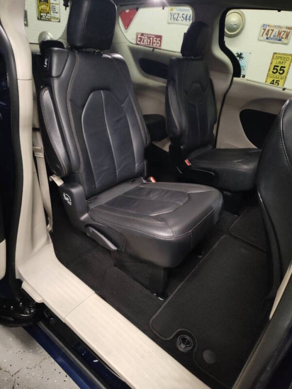 2017 Chrysler Pacifica Touring-L