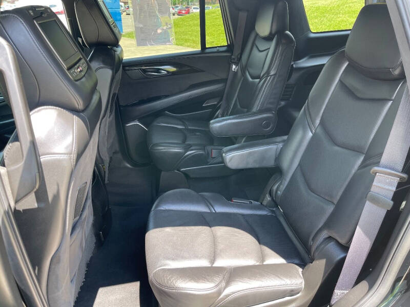 2017 Cadillac Escalade Platinum