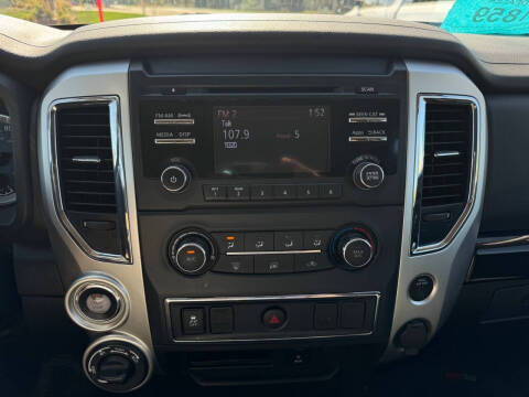 2017 Nissan Titan SV