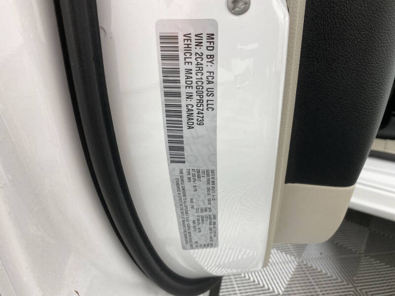 2023 Chrysler Voyager LX