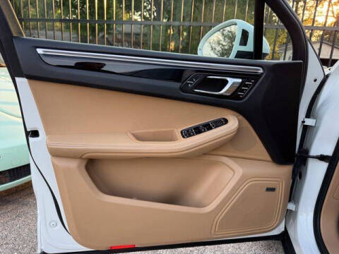 2017 Porsche Macan S