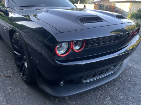 2016 Dodge Challenger 392 HEMI Scat Pack Shaker