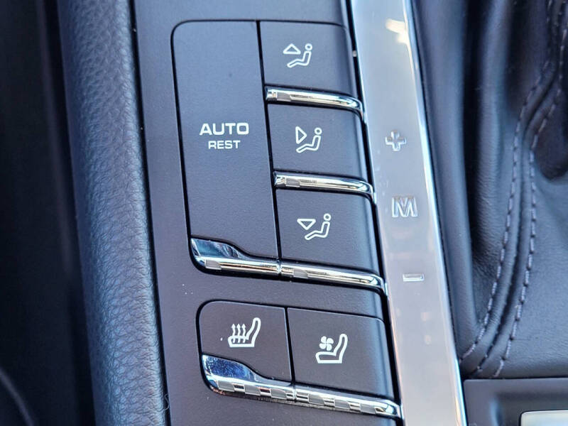 2020 Porsche Macan S