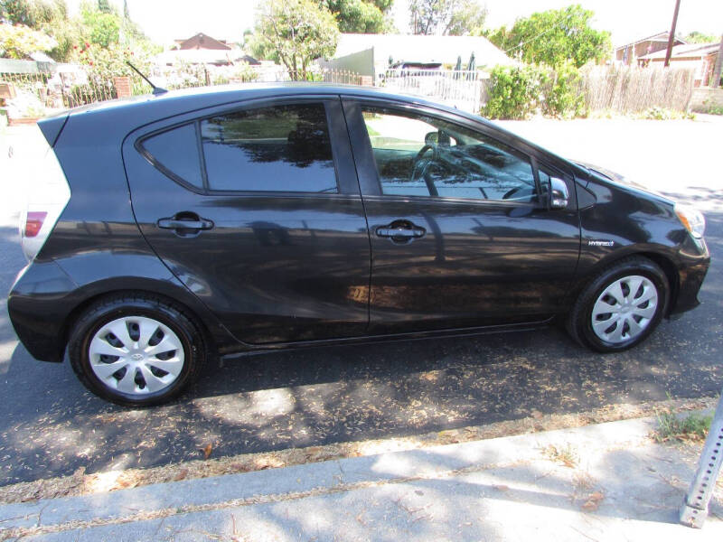 2014 Toyota Prius c Two