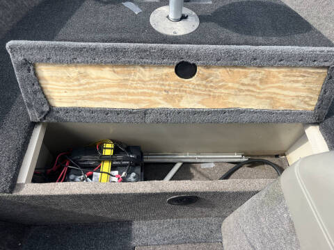 2002 Tracker PRO AVENGER 16