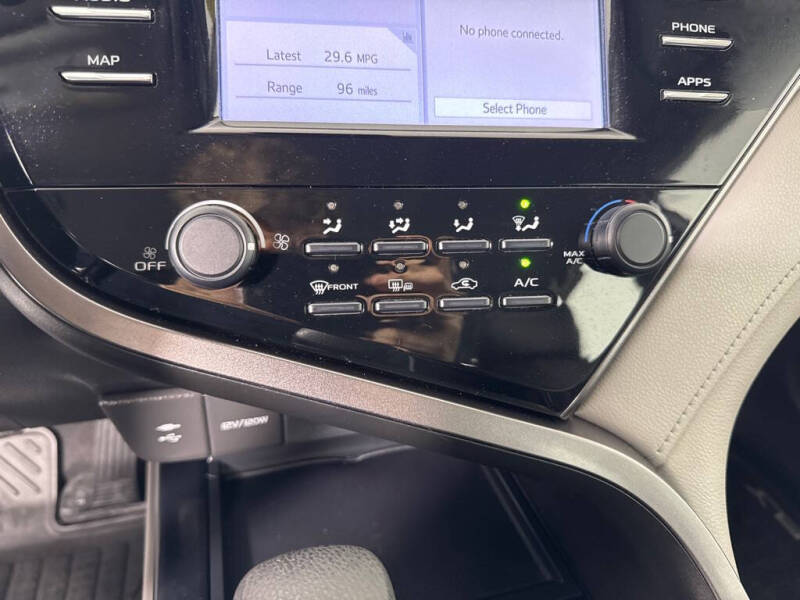 2019 Toyota Camry LE photo 20