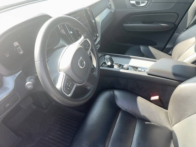2023 Volvo XC60 B5 Core