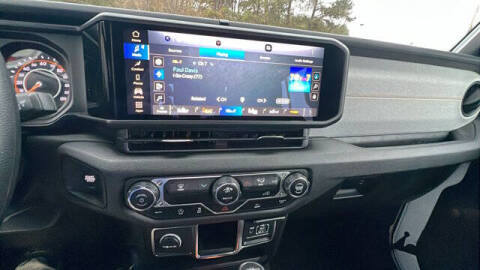 2024 Jeep Gladiator Sport