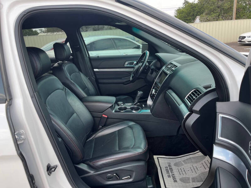 2017 Ford Explorer Sport