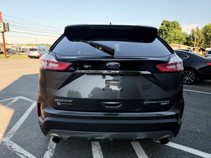 2020 Ford Edge Titanium