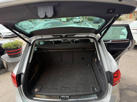 2012 Volkswagen Touareg TDI Lux