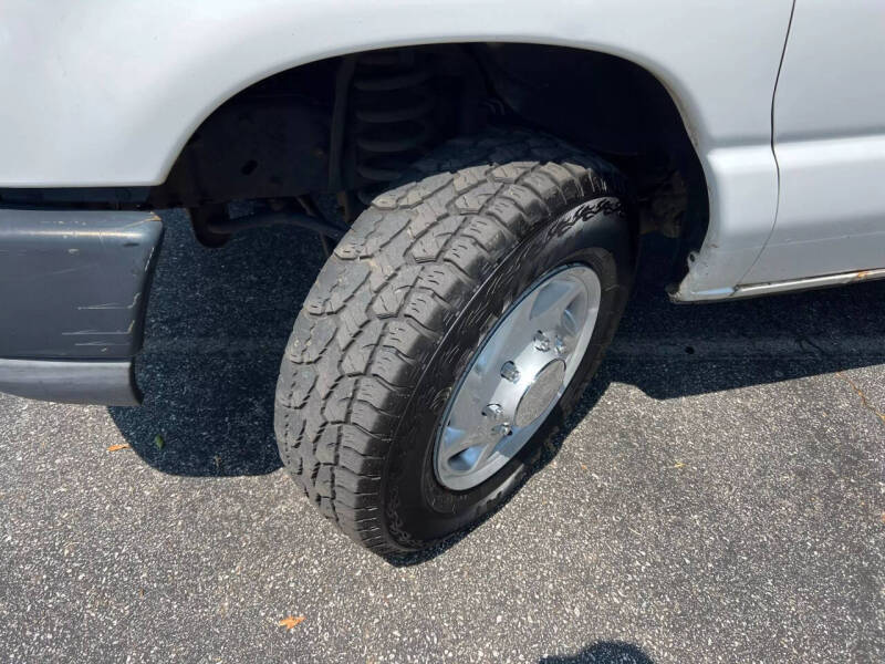 2011 Ford E-Series E-250