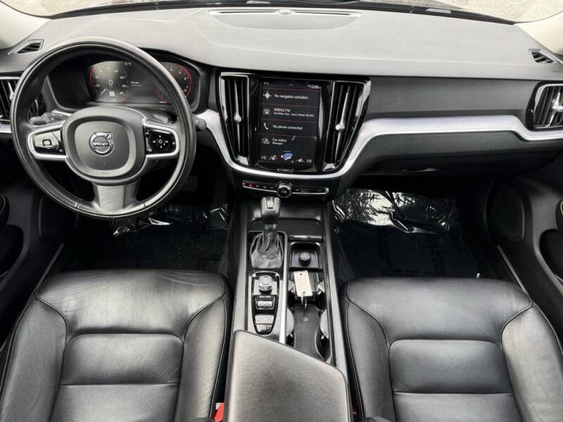 2020 Volvo S60 T5 Momentum