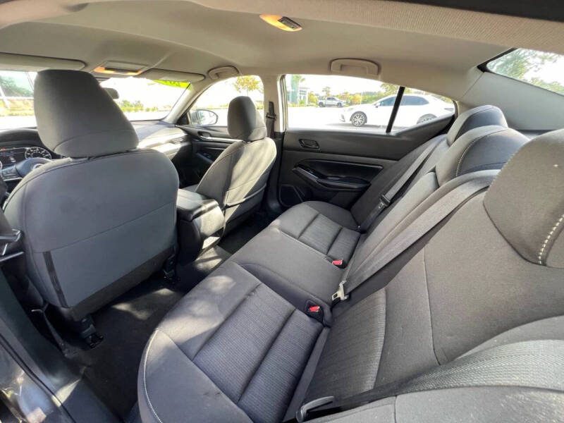 2023 Nissan Altima 2.5 SV