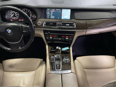 2012 BMW 7 Series 740i