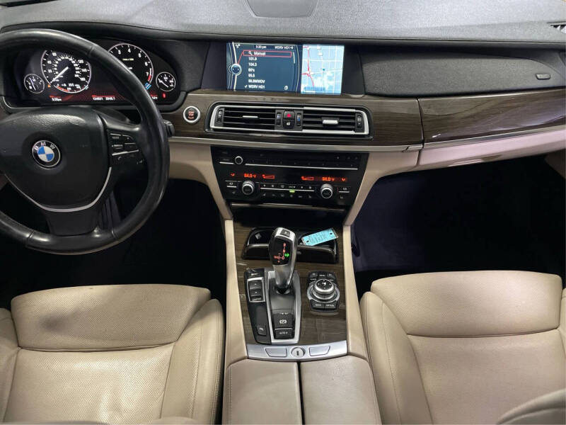 2012 BMW 7 Series 740i