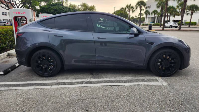 2022 Tesla Model Y Long Range - Photo 6