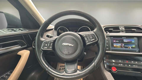 2017 Jaguar F-PACE 35t Prestige