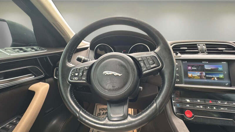 2017 Jaguar F-PACE 35t Prestige