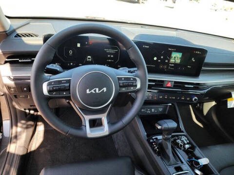 2025 Kia K5 EX