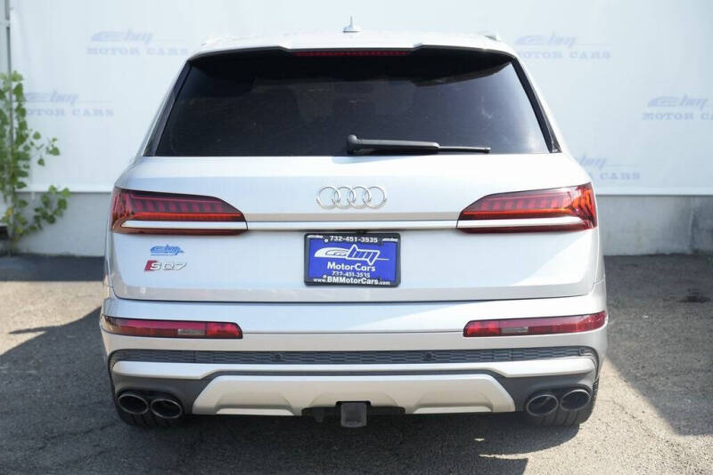 2022 Audi SQ7 4.0T quattro Premium Plus