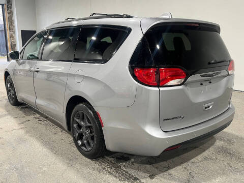 2018 Chrysler Pacifica Touring L Plus