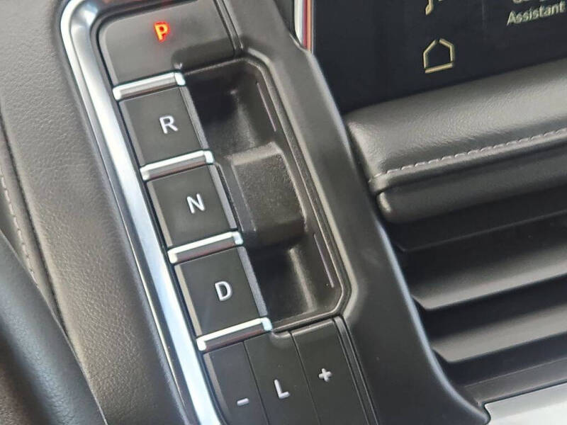 2023 GMC Yukon XL SLE