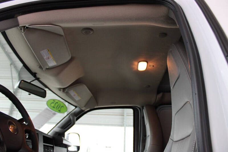 2025 Chevrolet Express 2500