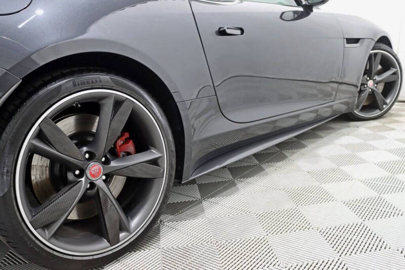 2018 Jaguar F-TYPE R