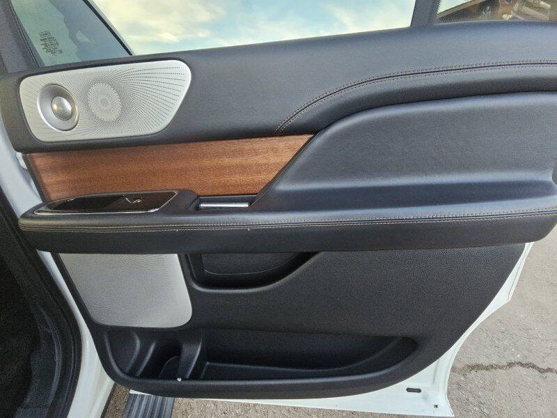 2022 Lincoln Navigator L Black Label