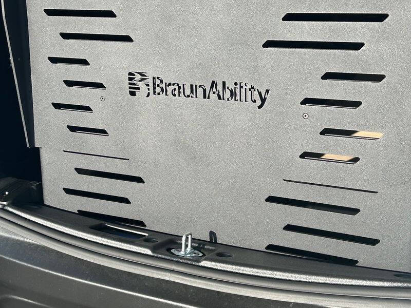 2025 Chrysler Voyager LX