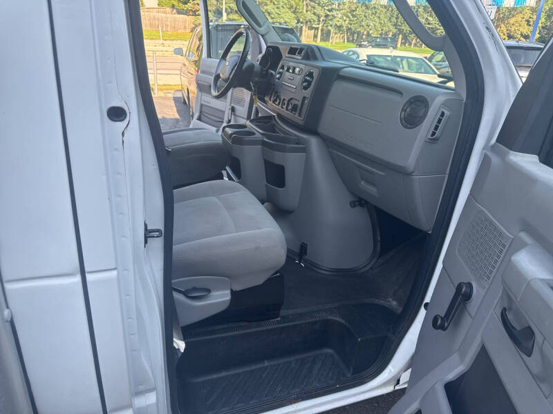 2012 Ford E-Series E-350 SD