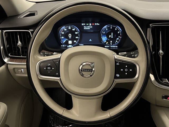 2022 Volvo S60 B5 Momentum