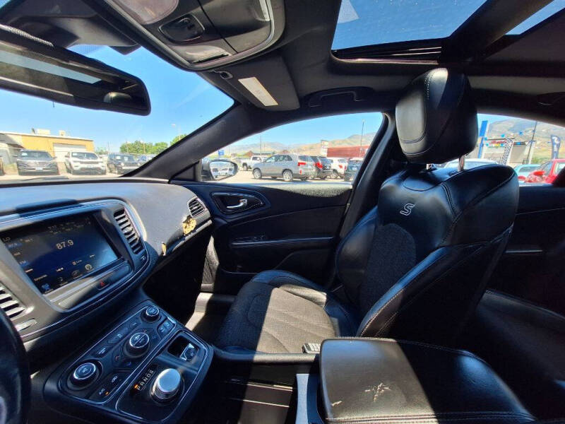 2015 Chrysler 200 S