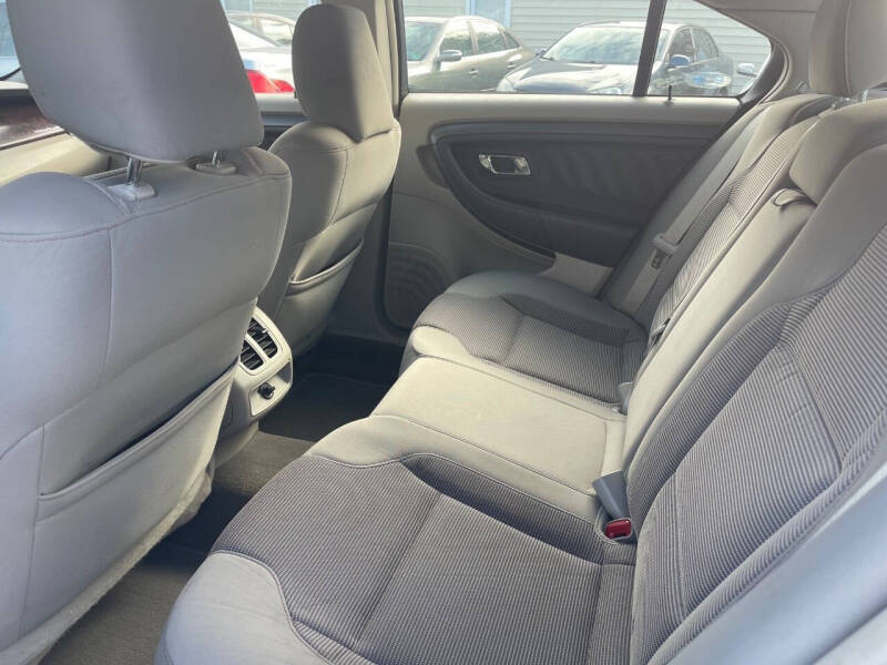 2011 Ford Taurus SEL