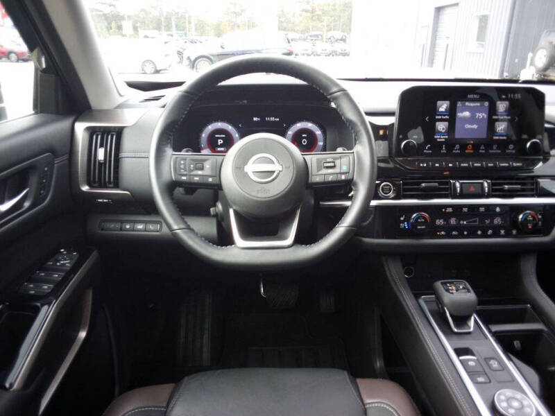 2024 Nissan Pathfinder Platinum