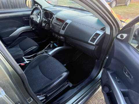 2008 Mitsubishi Outlander SE