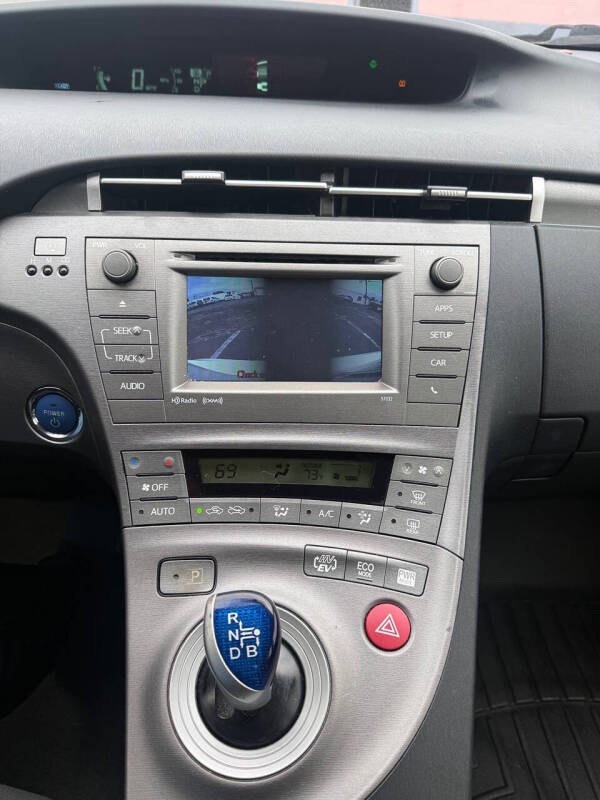 2012 Toyota Prius Plug-in Hybrid Advanced