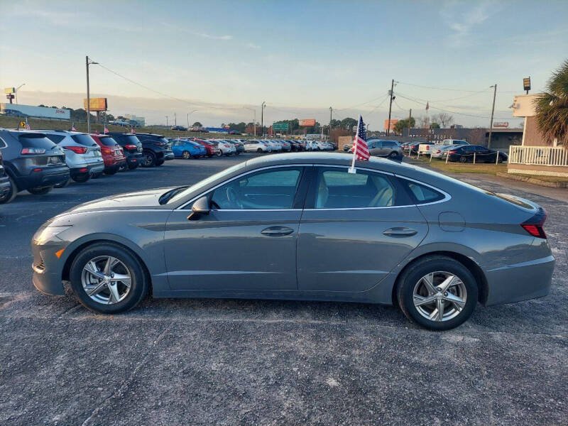 2023 Hyundai Sonata SE photo 3