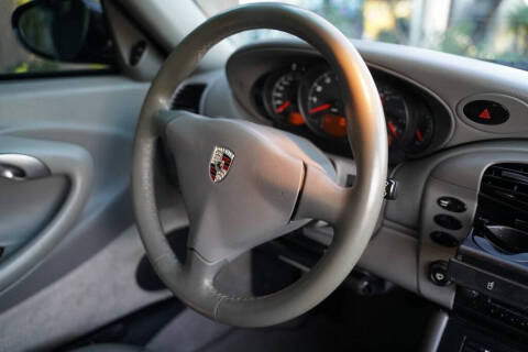 2001 Porsche 911 Carrera 4